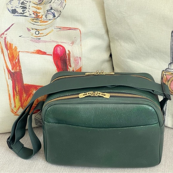 LOUIS VUITTON GREEN EPICEA TIAGA REPORTER PM🍃STUNNING🍃DATE CODE SP0071🍃COA - Picture 1 of 17